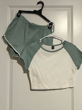 NWOT (L) SHEIN Green and White Short Sleeve/Shorts Set